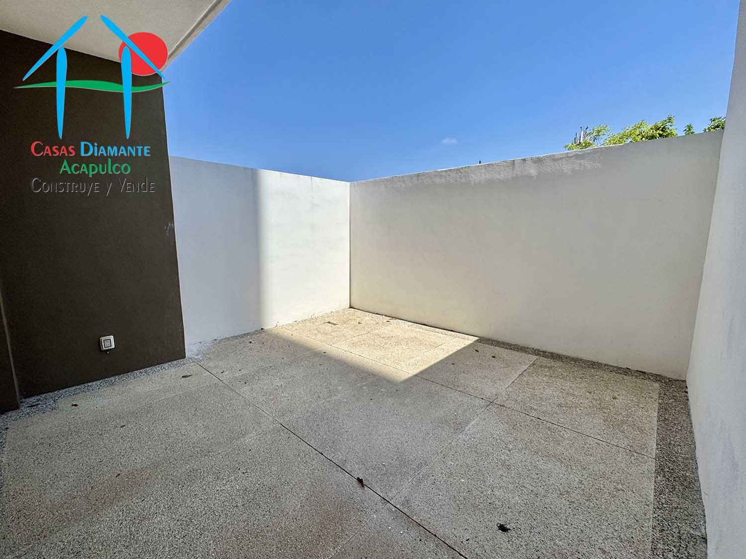 Olympia 001 - Terraza trasera 2